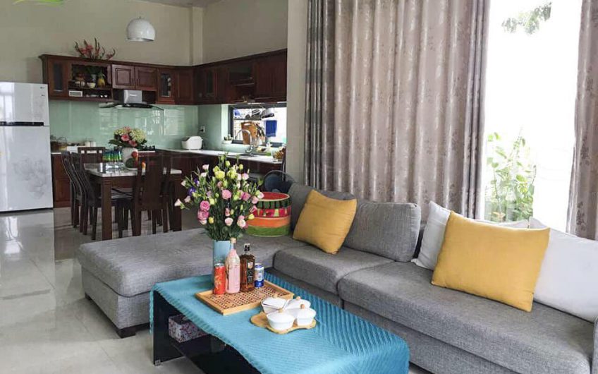 5 bedroom house with a garden in Nam Viet A for rent