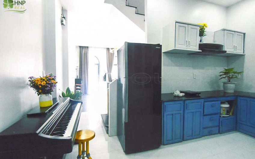 A modern house for rent in Son Tra near Pham Van Dong beach for rent