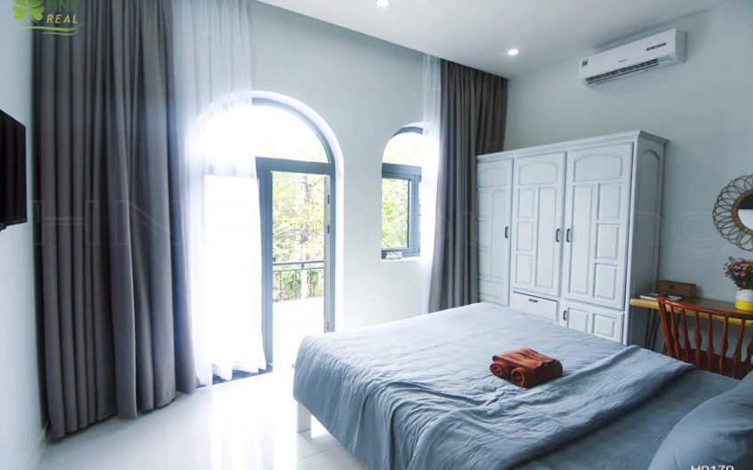 A modern house for rent in Son Tra near Pham Van Dong beach for rent
