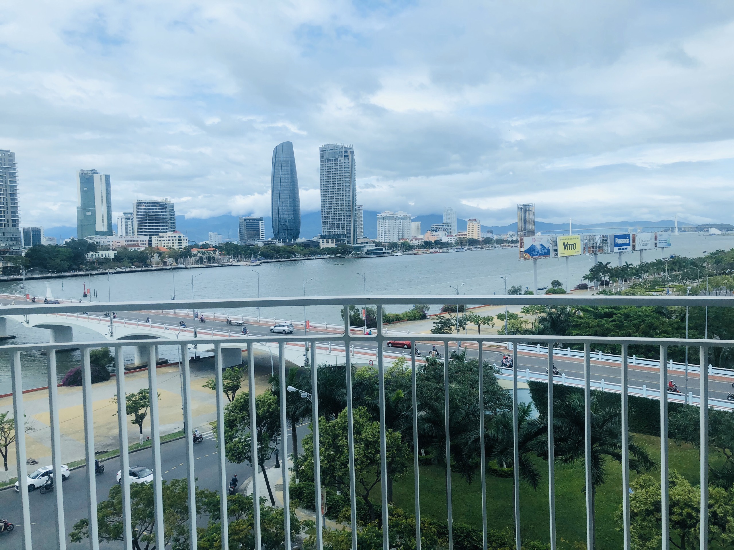 Two bedroom with Han River view Azura for rent