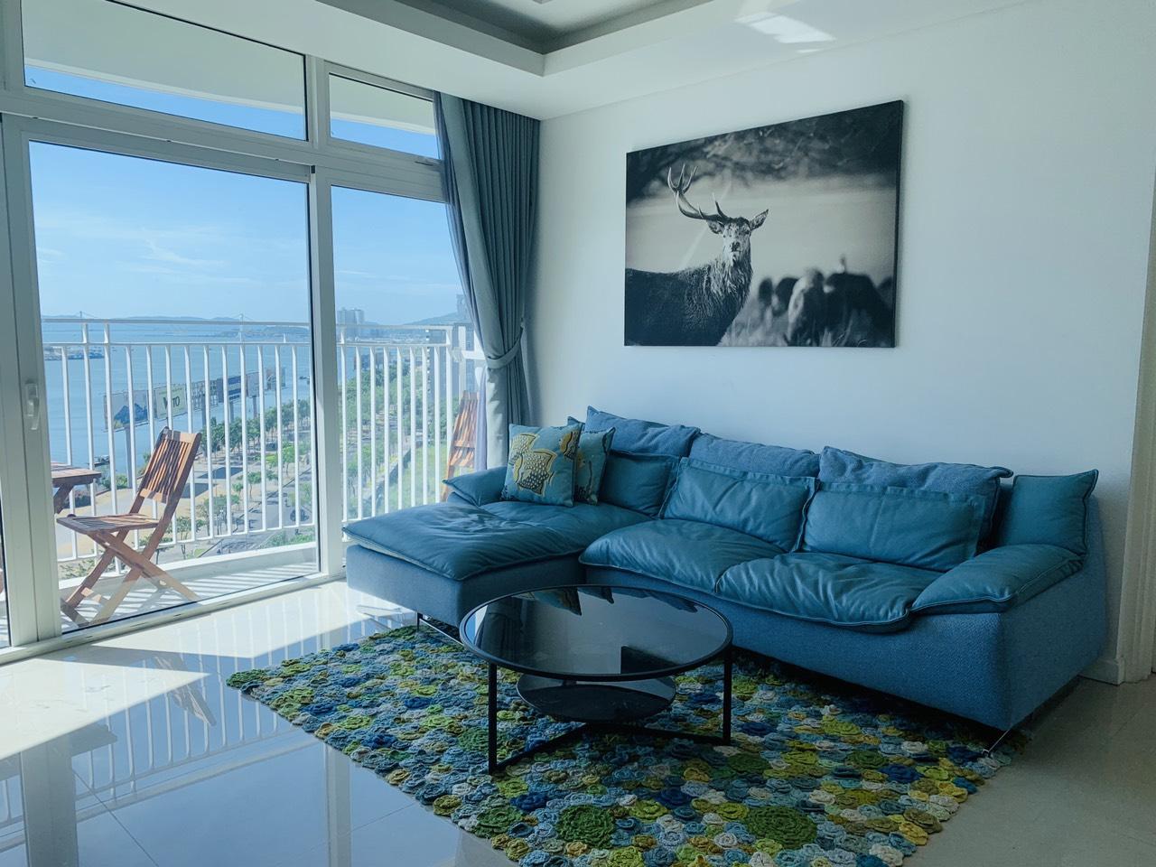 Azura apartment in Da Nang for rent with stunning river view